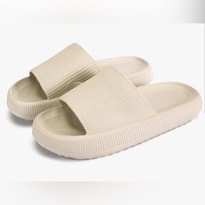 Women’s cream slides